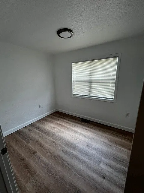 6 bed, 1450 sqft, $1,600 — Photo 4