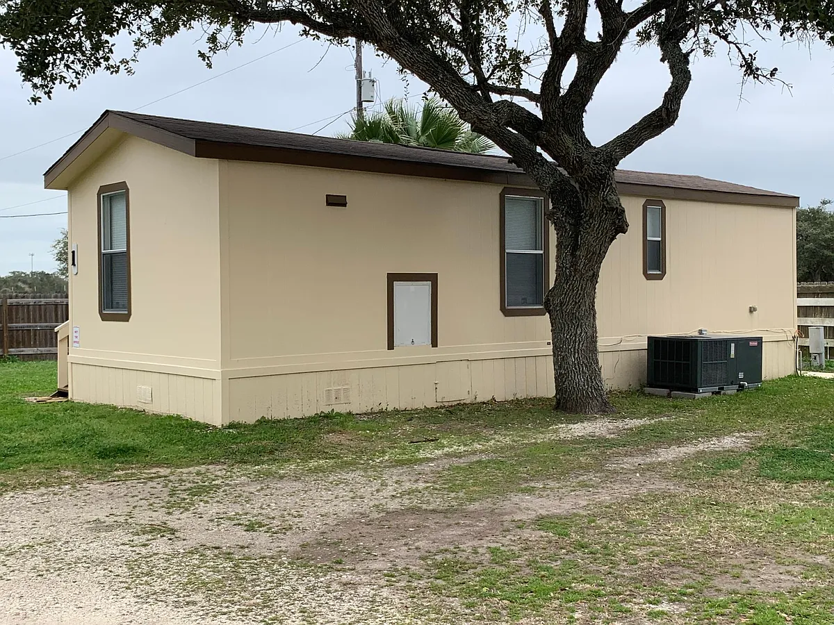 Building Photo - Heron Ln