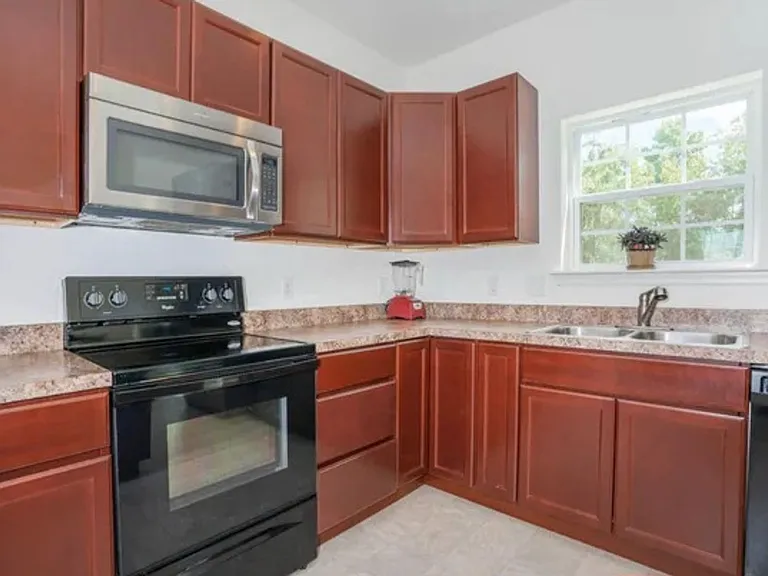 24 Grissom Dr — Photo 8
