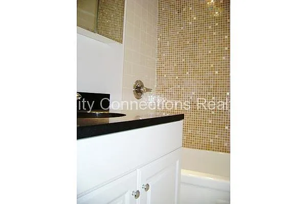 Rented by City Connections Realty | media 24