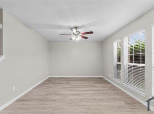 106 Green Isle Ave #106, Dickinson, TX 77539