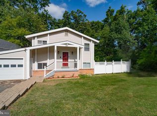 407 N Fillmore Ave, Sterling, VA 20164