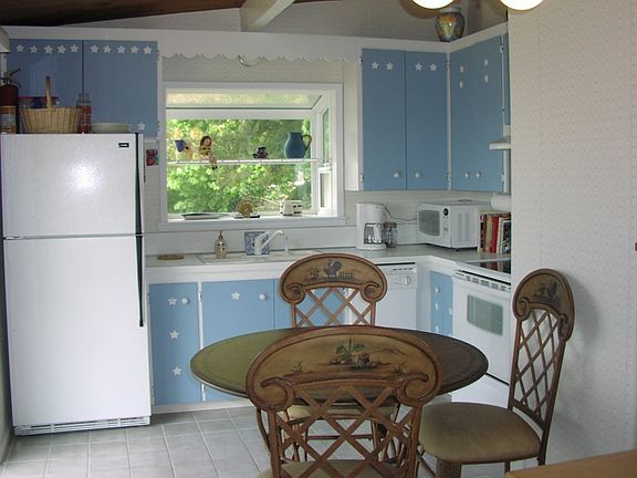 5th image of 1365 John St