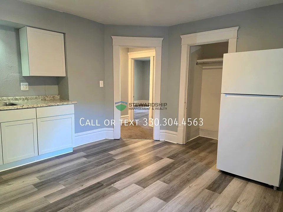 185 S Balch St #2B