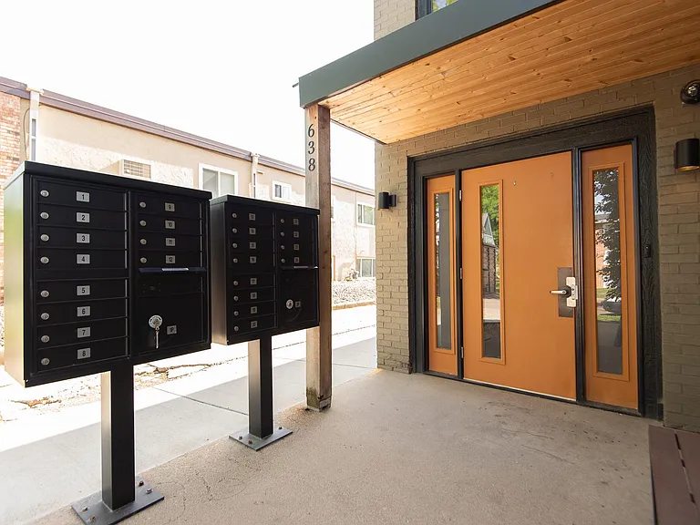 638 S Main Ave — Photo 15