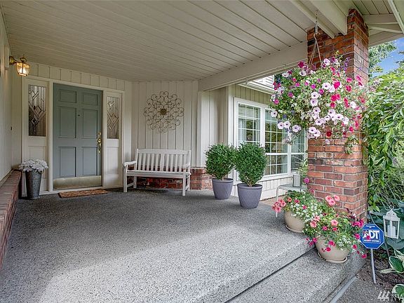 The expansive covered front porch will draw you in, and is a lovely place to enjoy your morning coffee. This thriving neighborhood features 2 lovely parks, community events and more. It is ideally located with access to miles of King County trails and open space nearby, plus easy access to freeways, airport, dining, retail and business hubs! 