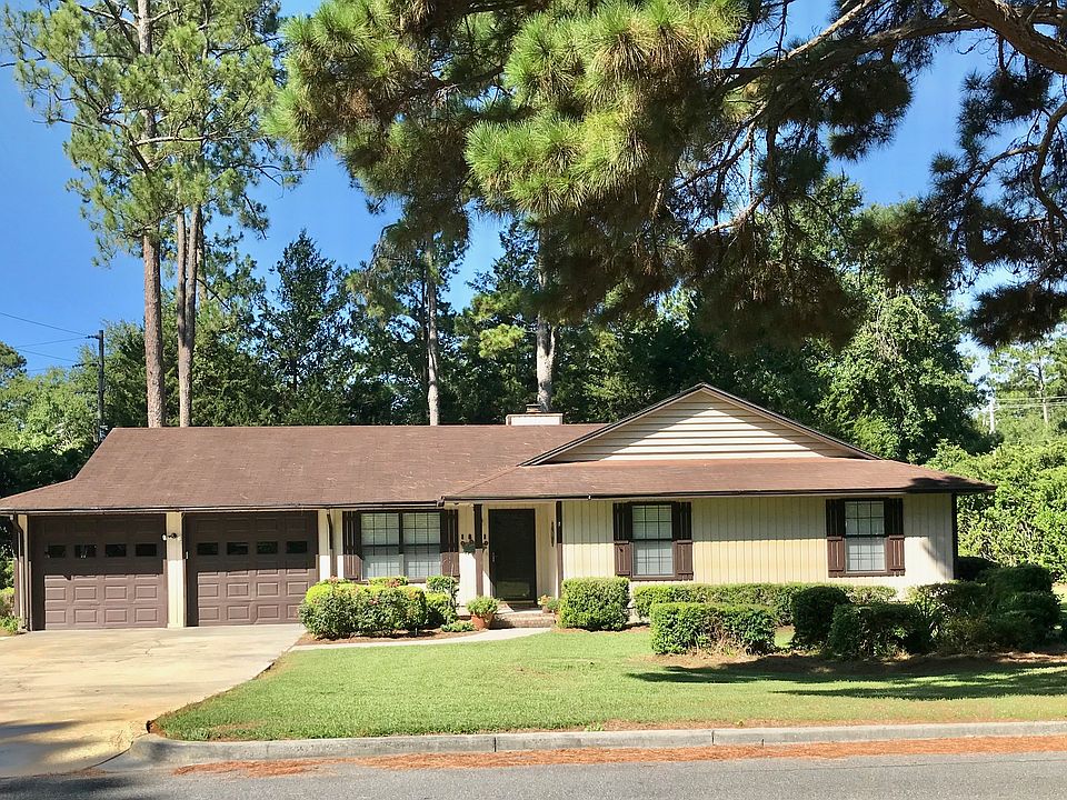 1st image of 1821 Woodcrest Dr
