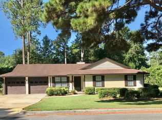 1821 Woodcrest Dr, Valdosta, GA 31602