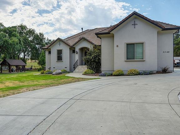 4th image of 3342 Twin Lakes Dr