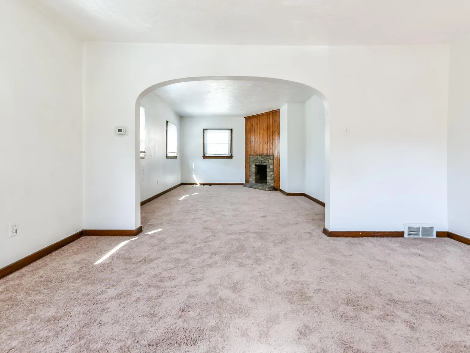 3 bed, 950 sqft, $1,495 — Photo 2