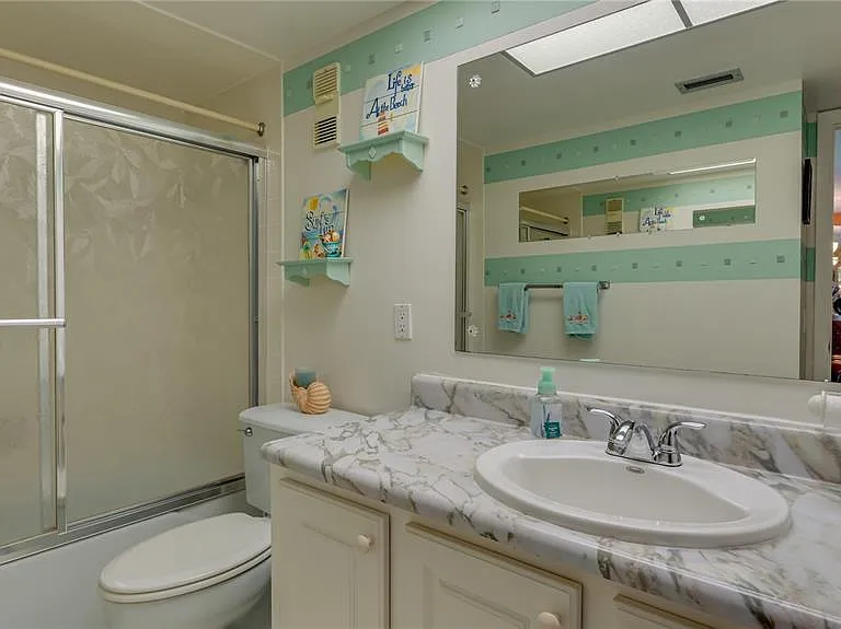 4900 Brittany Dr S #411 — Photo 39
