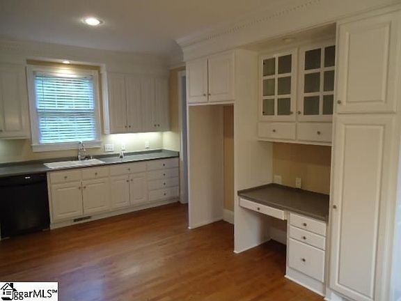 3rd image of 116 Knoll Creek Dr