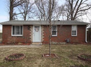 134 Surrey Ln, Bethalto, IL 62010