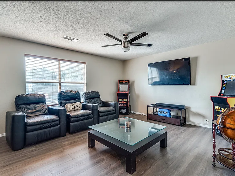 212 Prentice Dr — Photo 23