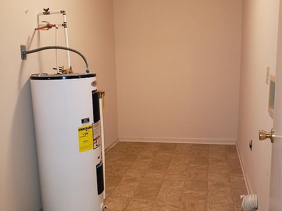 5th image of 517 Hickory St #26