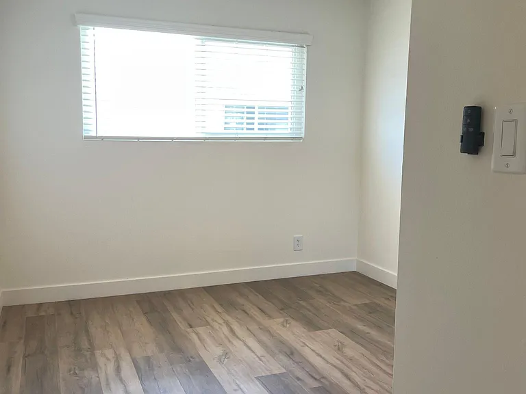 Split level secondary bedroom with new ceiling fan and light.
--
*Floor plans are digital renderings. All dimensions are approximate. Actual product and specifications may vary in dimension or detail. Not all features are available in every apartment. Pri