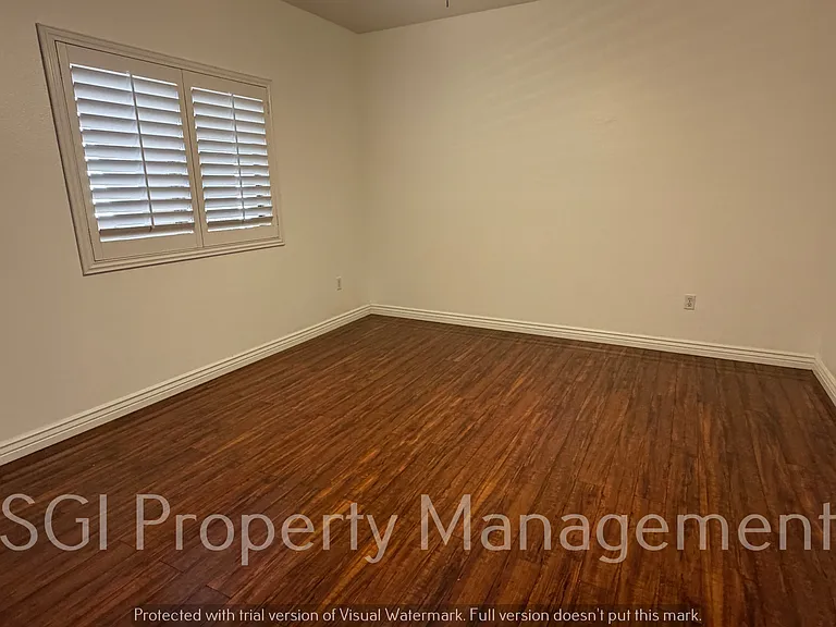 920 E Devonshire Ave #2011 — Photo 8