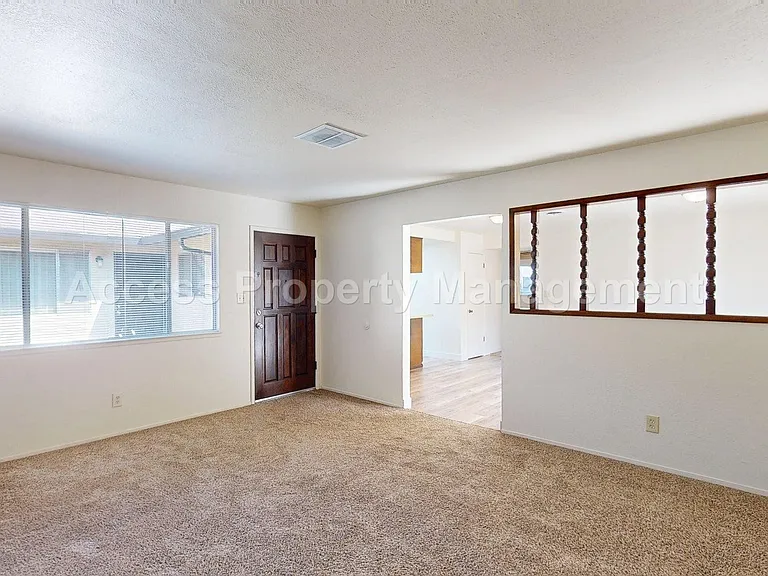 1516 Floyd Ave — Photo 3
