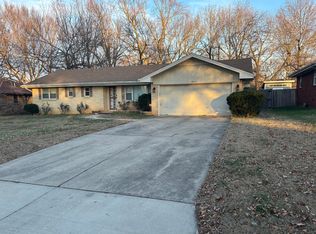 1910 S Westwood Ave, Springfield, MO 65807