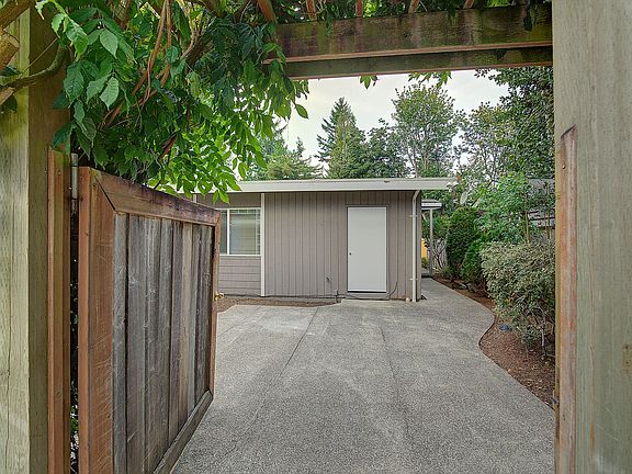3rd image of 299 1st Ave NW