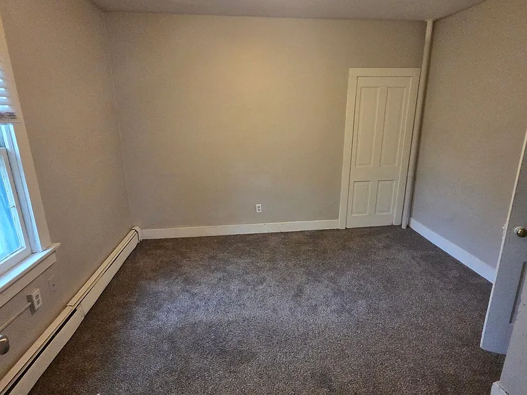 411 Barney St — Photo 2
