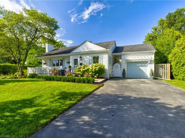 934 Danforth Ave, Burlington, ON L7T 1S8