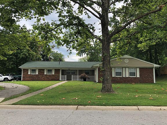 Gorgeous Rancher on Corner Lot
with over 2,500 Square Feet of Living Space
2 Car Garage