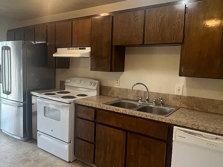 4720 Merlin St — Photo 3
