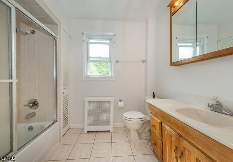 19 Center Ave — Photo 23