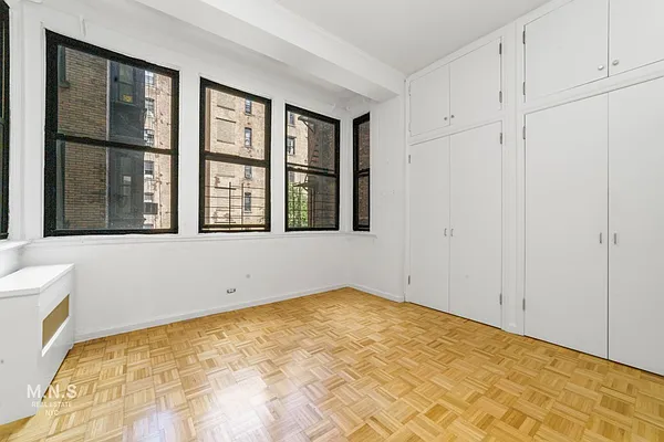 Rented by MNS | media 2