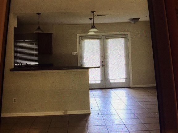 5th image of 3424 Cambridge Dr
