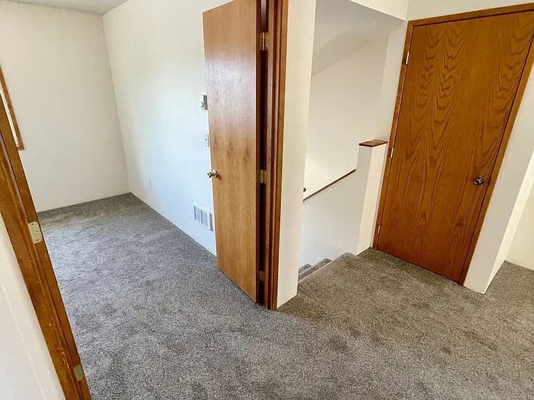 5631 N Hills Dr — Photo 26