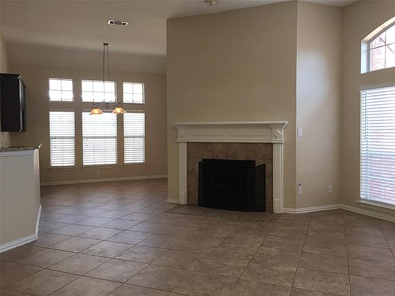 3rd image of 3601 Salford Dr