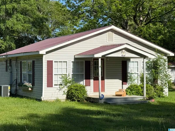 107 Hughes St, Columbiana, AL 35051
