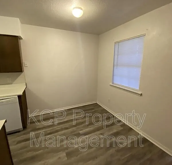 340 W Dogwood St #3 — Photo 4