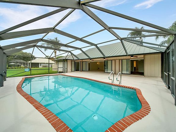 2nd image of 4916 SW Bimini Cir S