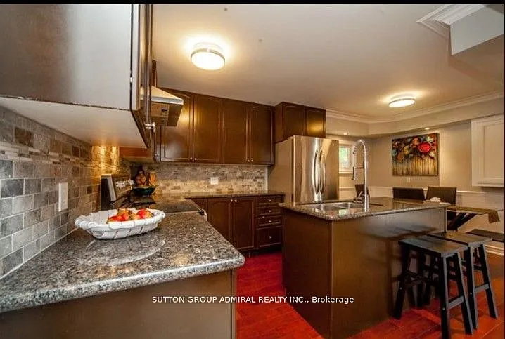 306 Glenwoods Ave — Photo 6