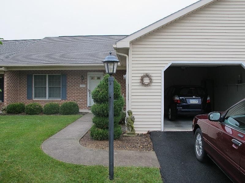 View with 1 Car Garage