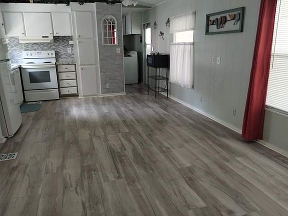 3rd image of 702 Cross Park Dr #22