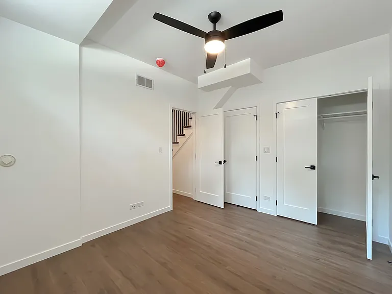 3710 N Kenmore Ave #1 — Photo 9