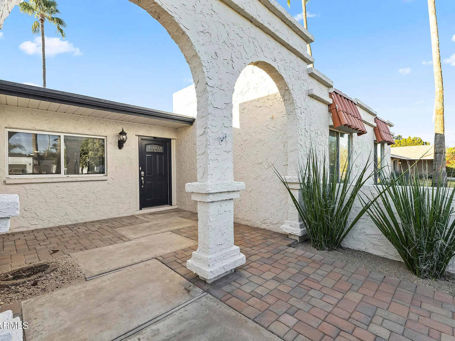 4 bed, 2.0 bath, 2052 sqft, $4,950 — Photo 4