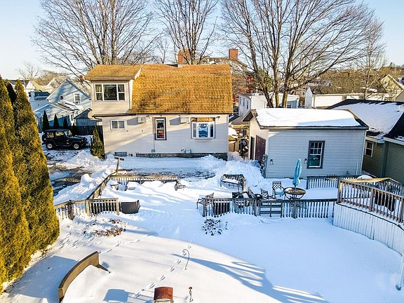 4th image of 10 Pond St