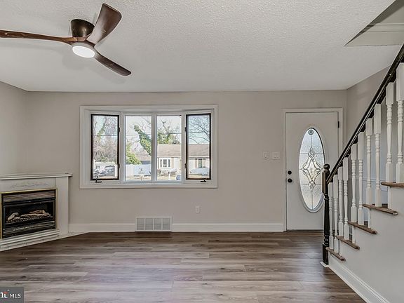 4th image of 12 Overbrook Ave