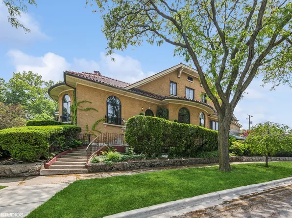 1141 N Ridgeland Ave, Oak Park, IL 60302