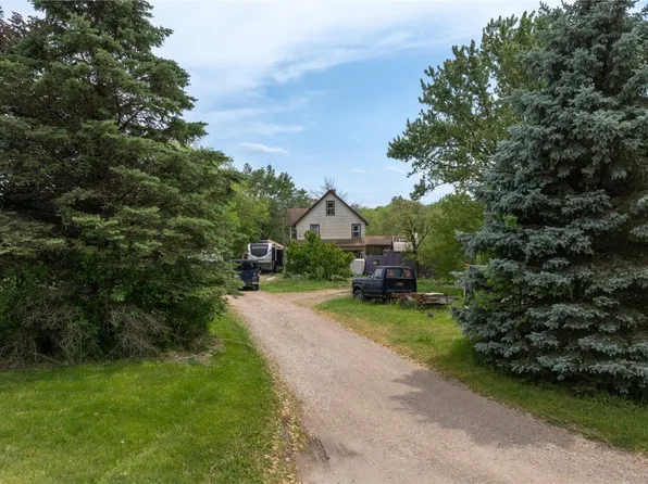 3136 155th St, Muscatine, IA 52761