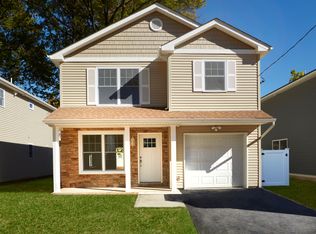 1101 Warren St, Roselle, NJ 07203