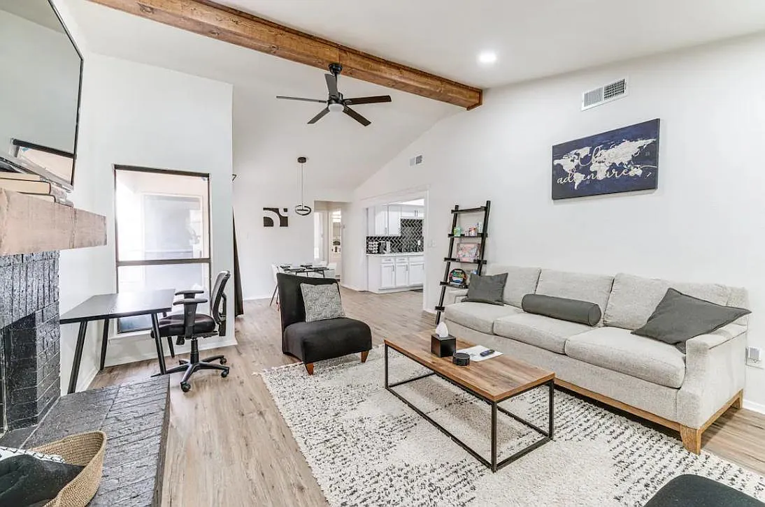 2 bed, 1.5 bath, 983 sqft, $3,800 — Photo 4