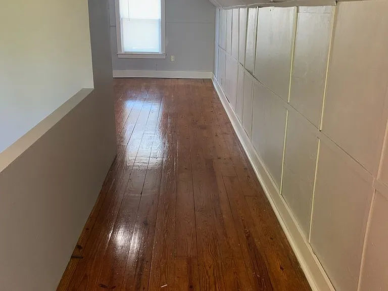 423 N Locust St — Photo 15