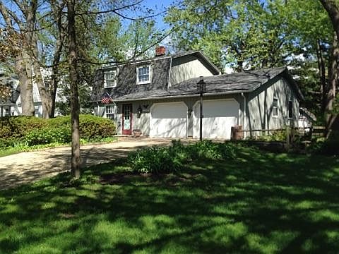 3rd image of 209 S Harmony Dr