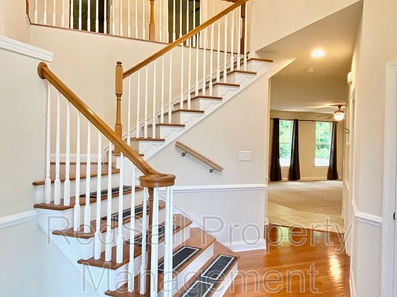 2nd image of 9332 Ashwood Ct